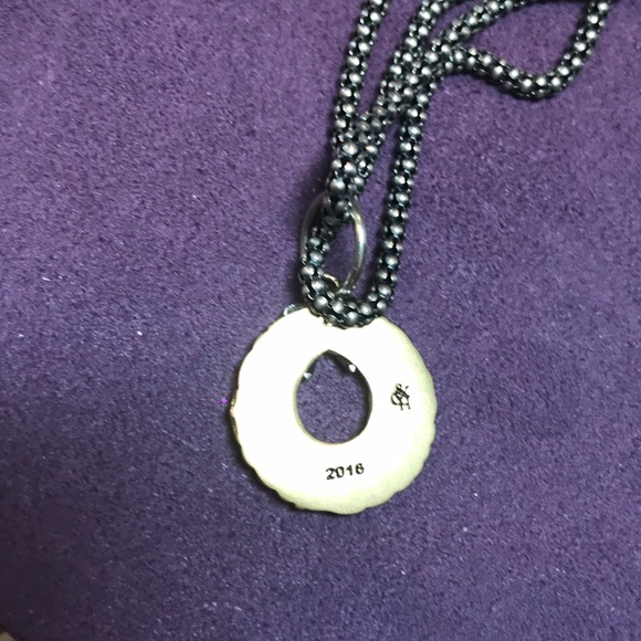 Christmas Wreath Charm Pendant - Picture 4 of 4